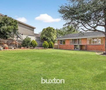32 Yertchuk Avenue, Ashwood, Vic 3147 - Photo 5
