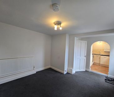 Brighton Road, Horsham RH13, London - Photo 1