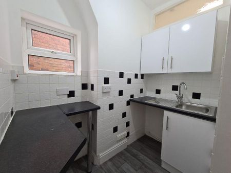 1 bedroom flat to rent - Photo 4