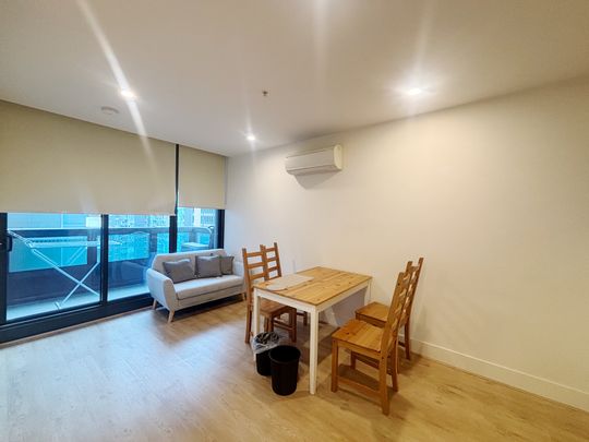 **LEASE TRANSFER** FULLY FURNISHED 2BED 2BATH apartment for rent in CBD opposite to Victoria Market - Photo 1