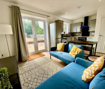 4 bedroom terraced house to rent - Photo 1