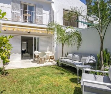 3 Bedroom Townhouse For Rent in Nueva Andalucía, Málaga - Photo 6