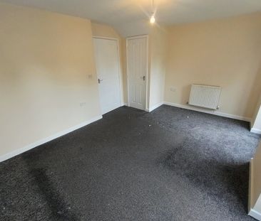 Fifth Avenue, Bushbury, Wolverhampton - Photo 2
