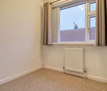 The Dales, Scunthorpe - Photo 6