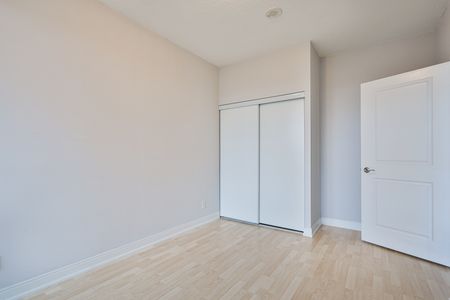 2 Bedrooms + Den - Photo 4