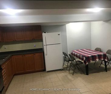 For Lease - 93 Whitehouse Crescent, Brampton, Ontario - Photo 4