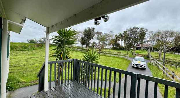 Rural, private but convenient - Photo 1