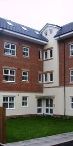 2 bedroom flat to rent - Photo 3