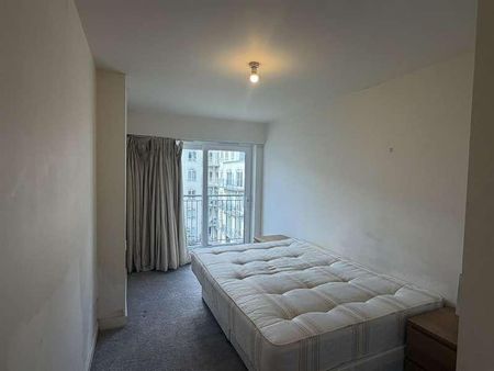 Amelia House, Boulevard Drive, London, NW9 - Photo 2