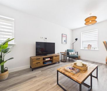 2 bedroom end of terrace house to rent - Photo 4