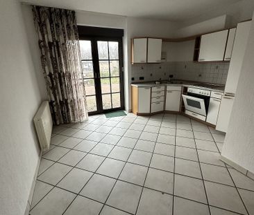 Helle Wohnung mit Einbauküche in modernisierten Zwei-Familienhaus - Photo 1