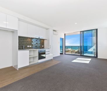 2X2 APARTMENT OVERLOOKING SCARBOROUGH BEACH! - Photo 1