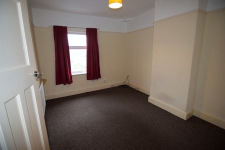 To Let 1 Bed Flat - Photo 5