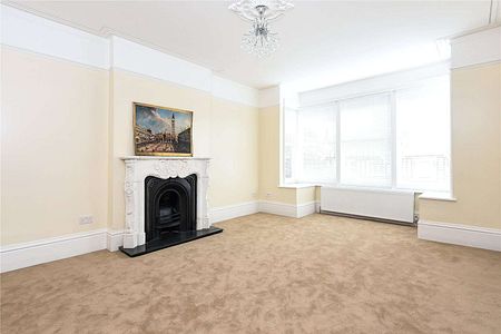 Top floor flat with access to private garden and park in a sought after residential street in Tunbridge Wells - Photo 4