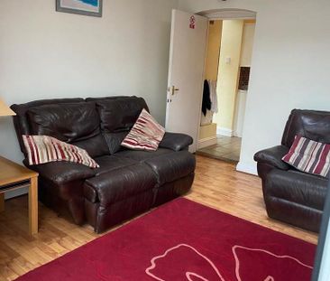 Property to rent - Photo 2