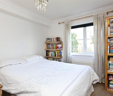 Wentworth Court, Waterside Close, Surbiton, Surrey, KT6 flat to rent - Photo 3