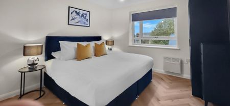 3 bedroom flat to rent - Photo 4