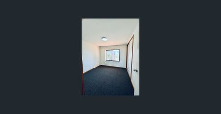 Spacious Two-Story Family Home with Modern Comforts and Prime Location - Photo 4