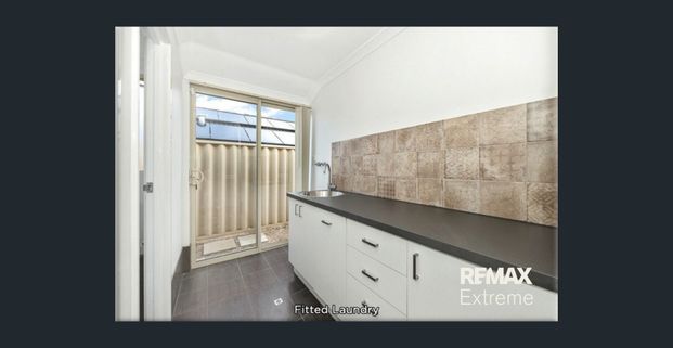 Great 4x2 Family Home - Convenient Location - Photo 1