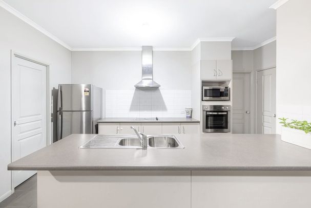 24 Ridgeview St, Carindale QLD 4152 - House For Rent | Domain - Photo 1