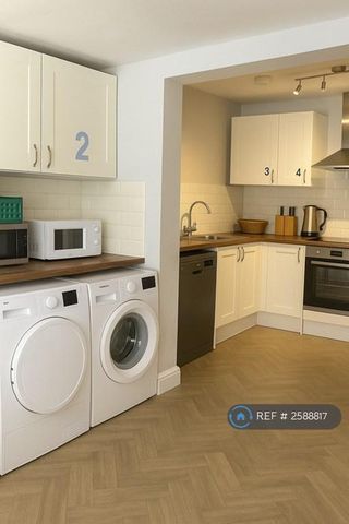 1 bedroom in a house share to rent - Photo 3