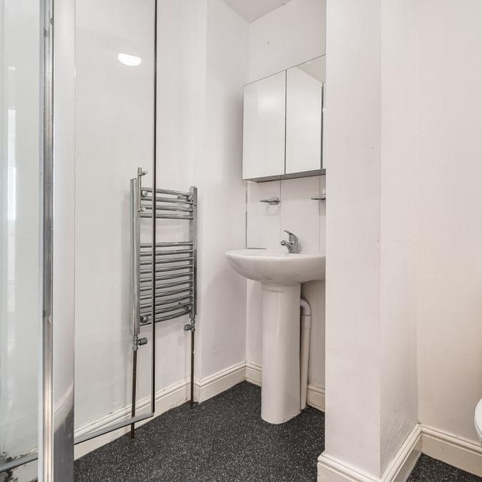 6 bedroom terraced house to rent - Photo 1