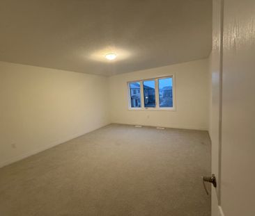 For Lease - 116 Velvet Way, Thorold, Ontario - Photo 2