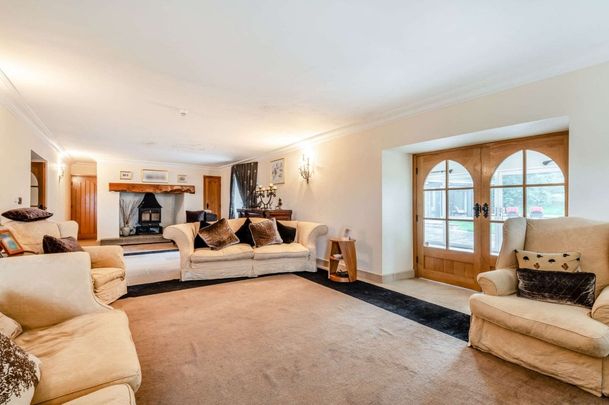 Primrose Hill, COWBRIDGE - Photo 1