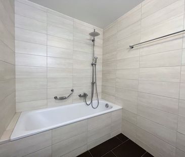 Modern 3-room apartment with balcony - Photo 2