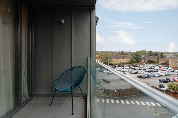 Epsom Court, Upper High Street - Photo 1