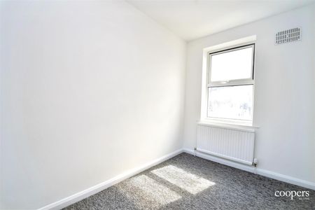 3 bedroom apartment - Photo 4