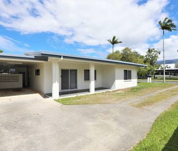 Renovated 3 Bedroom Duplex - Air Conditioned - Opposite Gordonvale ... - Photo 1