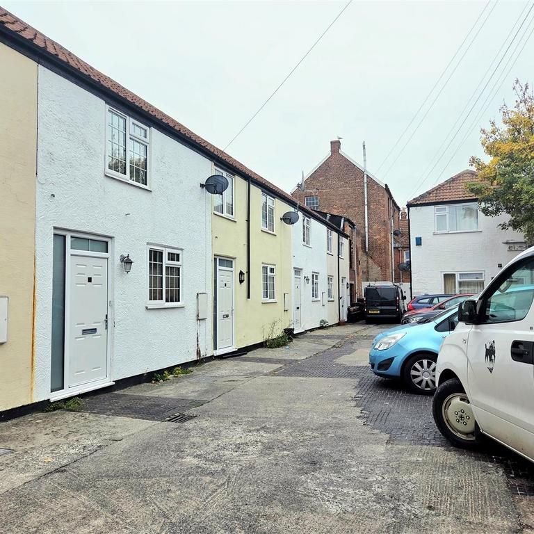 1 bedroom terraced house to rent - Photo 1