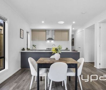 Modern Elegance & Family Comfort in Olivia Estate! - Photo 4