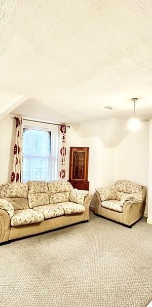 Studio to rent - Photo 2