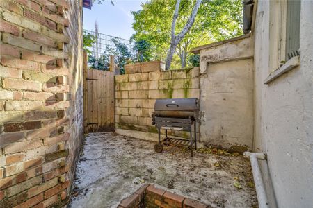 Wandsworth Road, London, SW8 - Photo 2