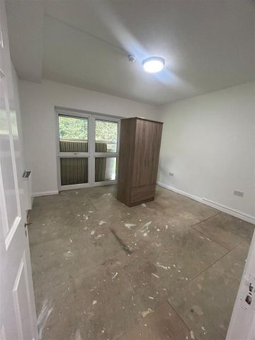 3 bedroom apartment to rent - Photo 2