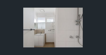 Convenient Living Near Frankston's Heart - Photo 2