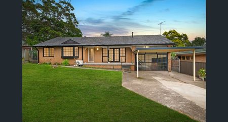 A massive home near amenities with pool - Photo 3