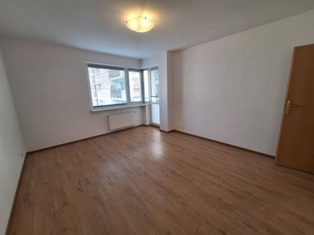 Kawalerka, 33 m2, ul. Górki, Górczyn, nieumeblowana, oddzielna kuchnia, winda - Photo 2