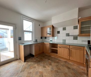 2 bedroom house to rent Sydney Road, Eastbourne, BN22 - Photo 6