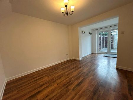 3 bedroom semi-detached house to rent - Photo 2