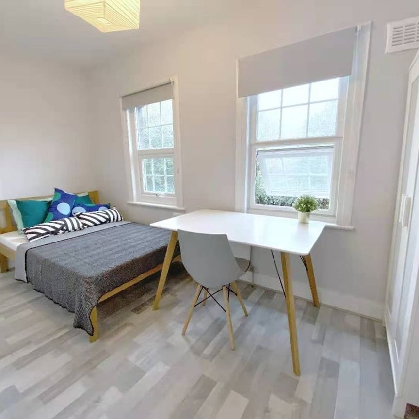 Room in a Shared House, Date Street, SE17 - Photo 1