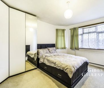 4 bedroom terraced house to rent - Photo 3