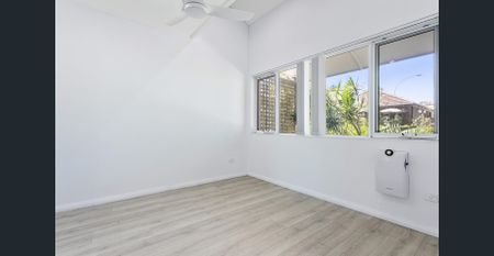 Fully Renovated Four-Bedroom Townhouse - Photo 5