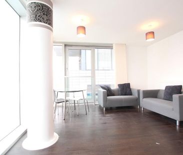 2 bedroom flat to rent - Photo 2