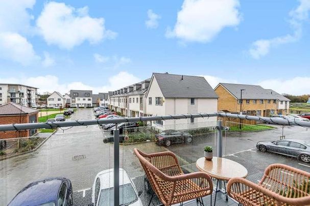 Kingston Close, Maidenhead, SL6 - Photo 1