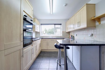 3 bedroom terraced house to rent - Photo 4