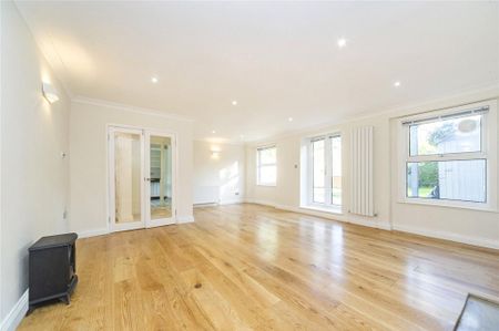 3 bedroom flat to rent - Photo 2