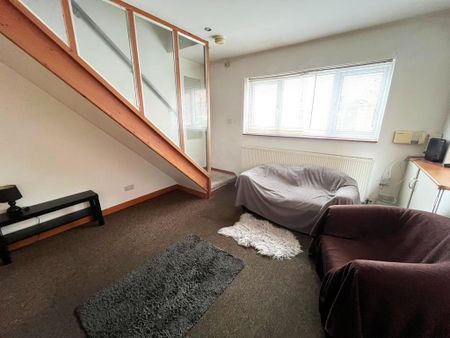 3 bedroom terraced house to rent - Photo 4
